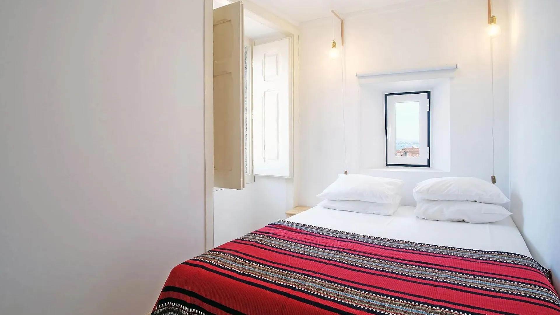 Апартаменты Bh4D With View Heart Of Bairro Alto * Bright 4D * 3+1 Br Лиссабон